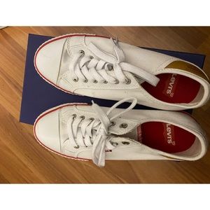 Levi’s white sneaker